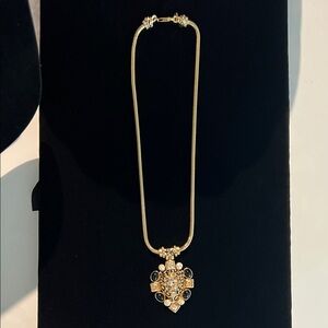 Elegant Gold and Black Pendant Necklace